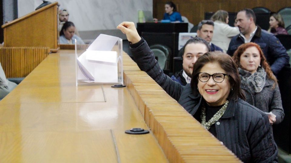 Sandra Pámanes señaló que el PRI revivió la persecución que realizaba en los años 70 para dañar y amedrentar a políticos y a ciudadanos.