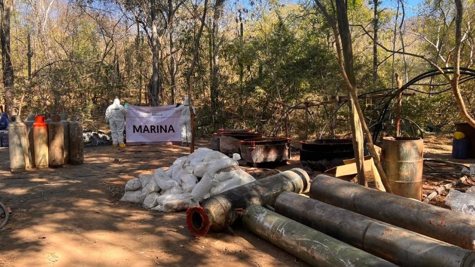 El narcolaboratorio desmantelado por la Semar estaba ubicado en Sinaloa.