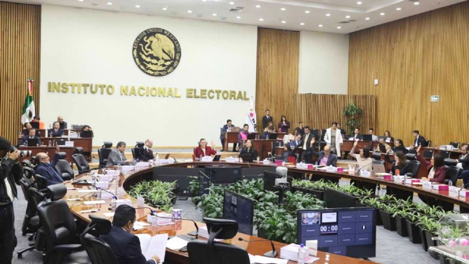 A la partida “Mobiliario y Equipo de Administración” también buscan quitarle 135.3 millones a 87.8 millones de pesos.