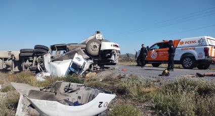 Chofer de tráiler queda atrapado tras volcadura en Lampazos