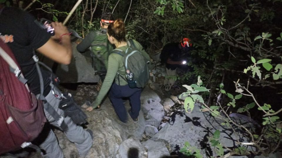 Las personas fueron auxiliadas en el descenso, no presentaban ningún tipo de lesiones.