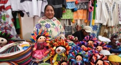 Continúa la verbena y venta de artesanía mexicana en el Zócalo