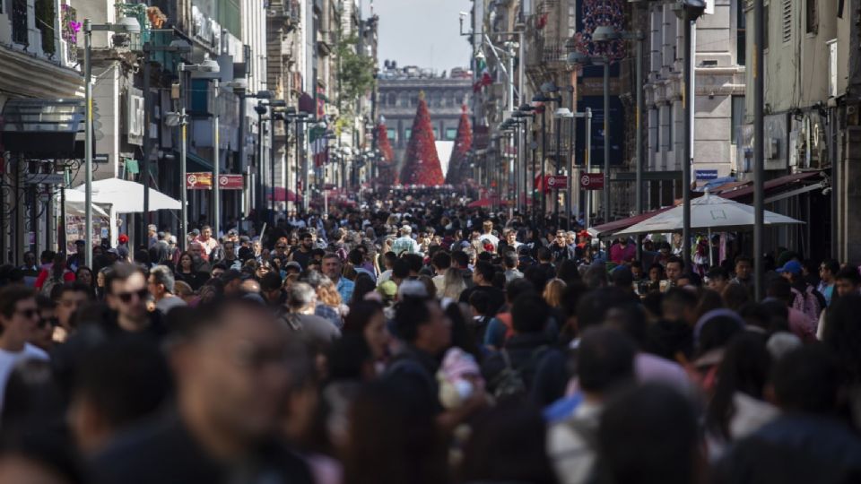 La SSC CDMX alerta que ante tumultos en el Centro Histórico por la verbena decembrina tener cuidado de los carteristas.