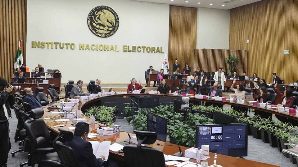 Magistrados dice que el INE debe sancionar actos anticipados de campaña en elección judicial.