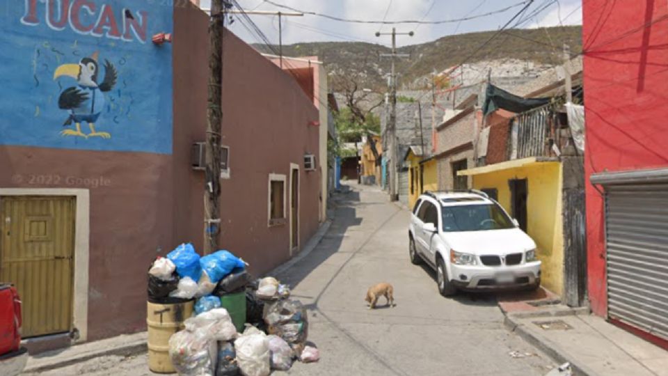 El hombre fue perseguido y acorralado en un callejón por al menos dos sujetos armados.