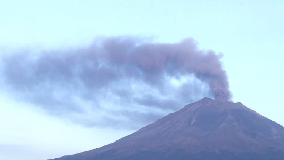 El Popocatépetl, también es conocido como don Goyo.