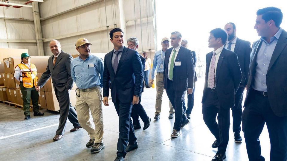 El gobernador Samuel García ha realizado giras internacionales para buscar promover la inversión extranjera en Nuevo León.