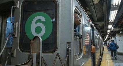 Metro de Nueva York: Hombre en estado crítico tras ser empujado contra tren en marcha (video)