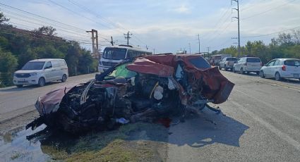 Choque entre camioneta y camión deja 11 heridos en Ciénega de Flores; uno en estado grave