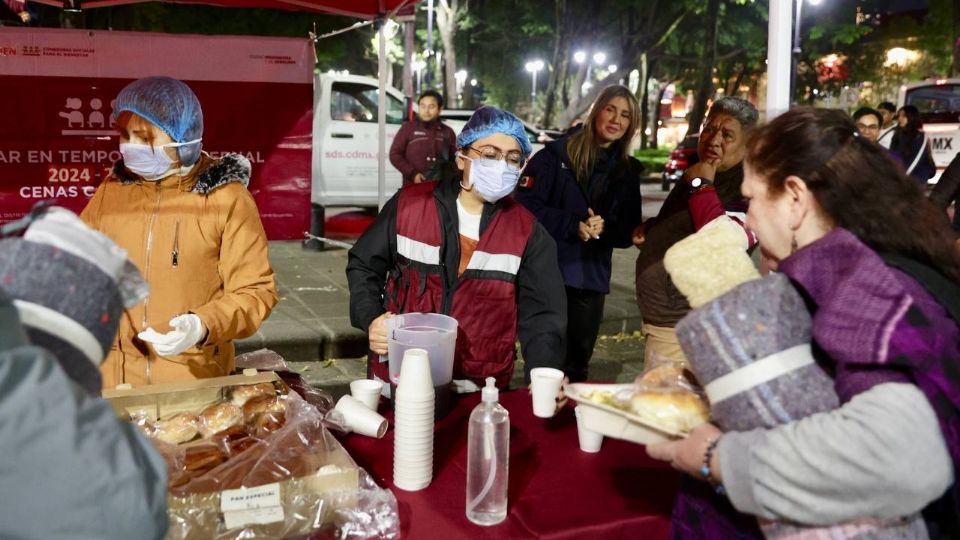 fueron entregadas, por parte de SIBIEN, 62 cenas calientes, cobijas y kits de inverno