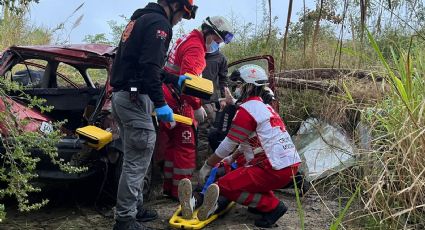 Volcadura en la carretera Nacional deja dos lesionados en Montemorelos