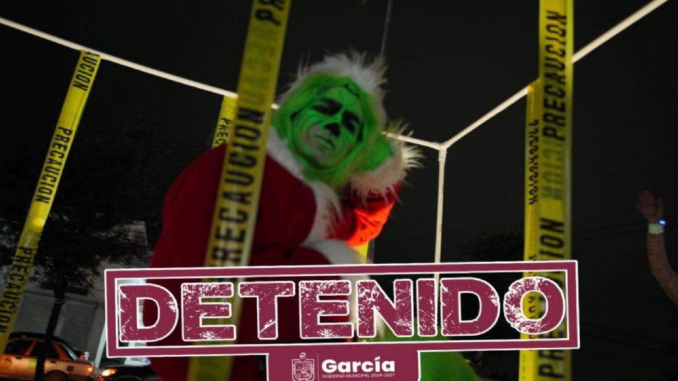 El Grinch fue capturado por alterar el orden público durante el desfile navideño celebrado este sábado en García.