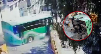 Captan momento exacto de volcadura de camión que dejó 20 pasajeros heridos en Tlalnepantla | VIDEO