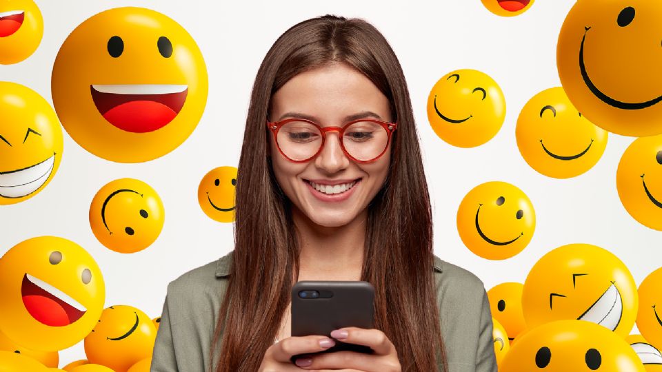 Conoce los nuevos emojis que llegarán para 2024: cara con ojeras, un nabo y mucho más.