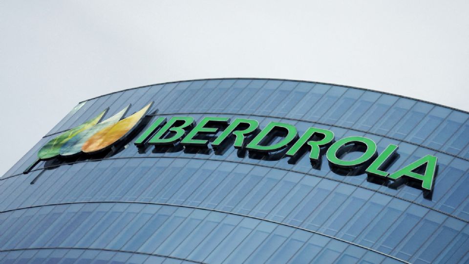 Autorizan adquisición de 13 centrales de Iberdrola.