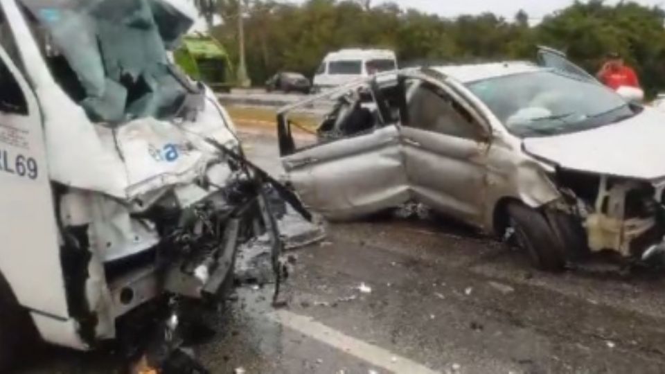 El accidente sucedió en la carretera Puerto Aventuras-Tulum, Quintana Roo.