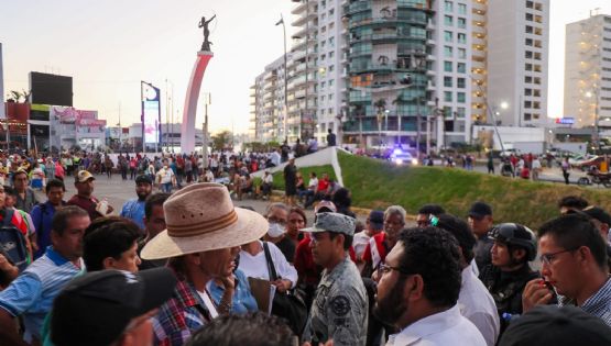 Después de 48 horas de diálogo, liberan avenida Costera Miguel Alemán en Acapulco