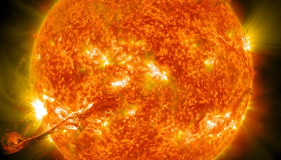 El Sol desata dos potentes llamaradas durante su pico de actividad: NASA
