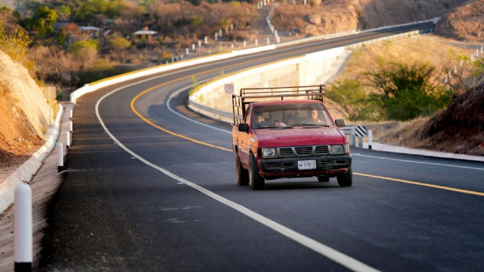 EU emite alerta a sus ciudadanos para evitar cricular por la carretera 85D de Monterrey.