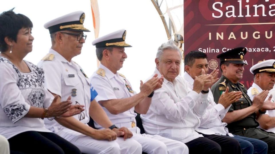 La Secretaría de Marina informa inauguración del Rompeolas de Salina Cruz, Oaxaca, con la presencia del presidente Andrés Manuel López Obrador.