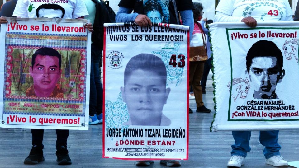 Jueza decreta formal prisión para ocho militares por su presunta participación en la desaparición de los estudiantes de Ayotzinapa.