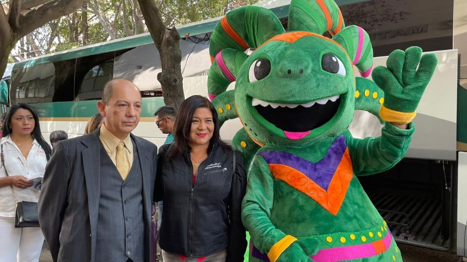 El Sistema DIF dio el banderazo de salida de la Caravana Meztli que apoyará a niños, niñas y adolescentes afectados por el paso del Huaracan Otis en Acapulco y Coyuca de Benítez.