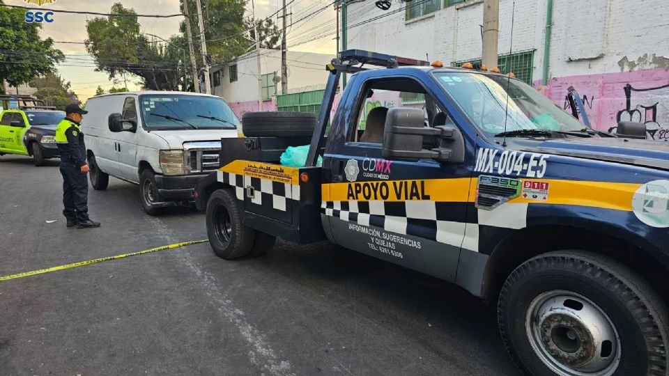 Elementos de la policía evitaron que el conductor se diera a la fuga.