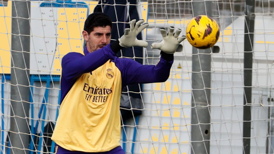 Thibaut Courtois, portero titular del Real Madrid, sufrió una nueva lesión en la rodilla.