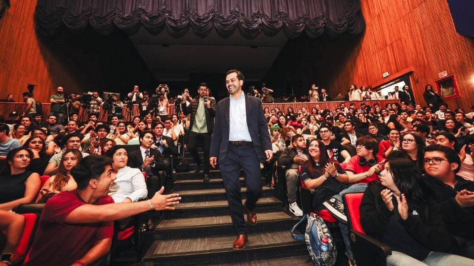 Jorge Álvarez Máynez en La Salle.