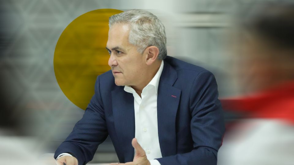 Miguel Ángel Mancera busca prohibir el uso de dispositivos móviles en las casillas electorales