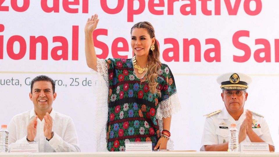 Evelyn Salgado da banderazo con el Operativo Semana Santa 2024 para recibir a turistas en Guerrero.