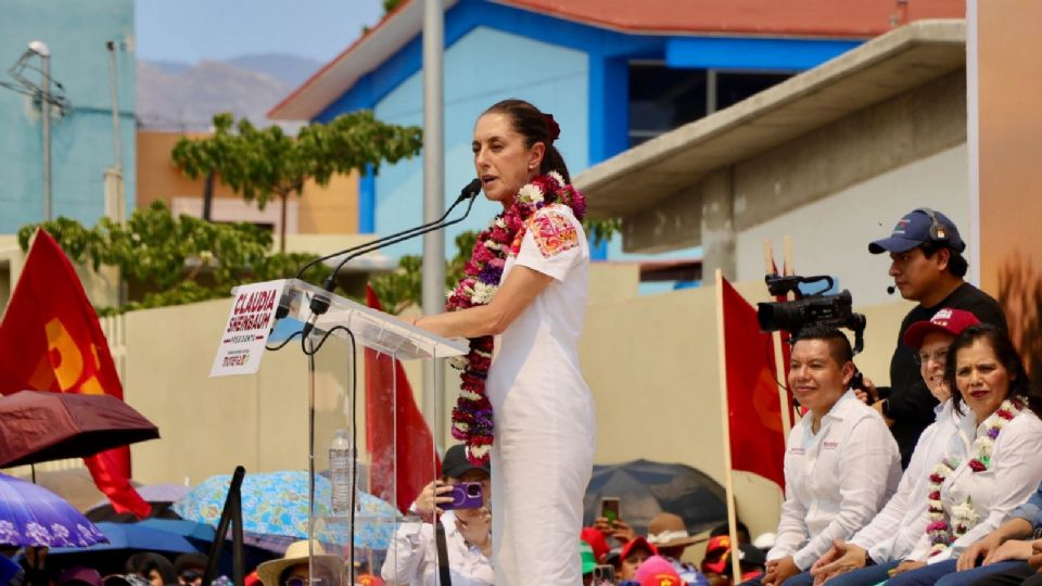 Claudia Sheinbaum la comunidad zapoteca de Tlacolula de Matamoros, en Oaxaca.