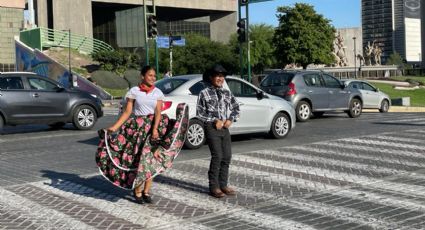 Jóvenes realizan colectas en Monterrey para costear vestuarios de danza