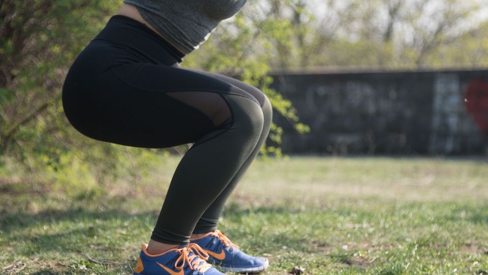 La mejor rutina de ejercicio para hacer crecer tus glúteos desde casa.