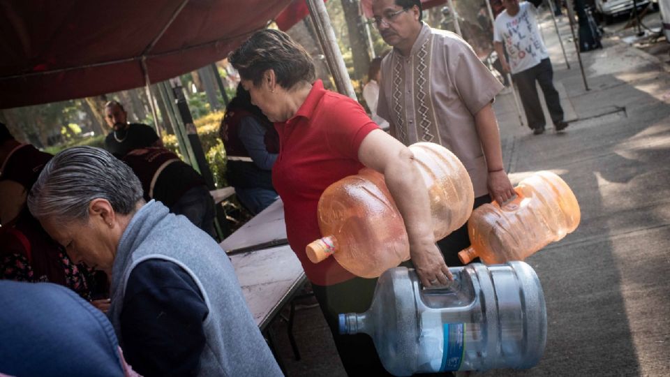 Vecinos de la alcaldía Benito Juárez continúan con la crisis de agua contaminada