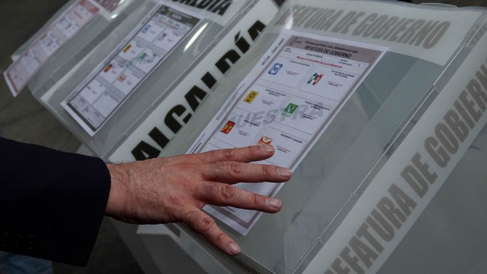 INE: Más de 12 mil connacionales solicitaron la aclaración de su registro para votar el 2 de junio