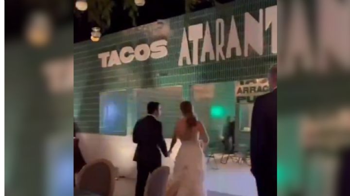 Novios en Monterrey ponen una taquería completa durante su boda