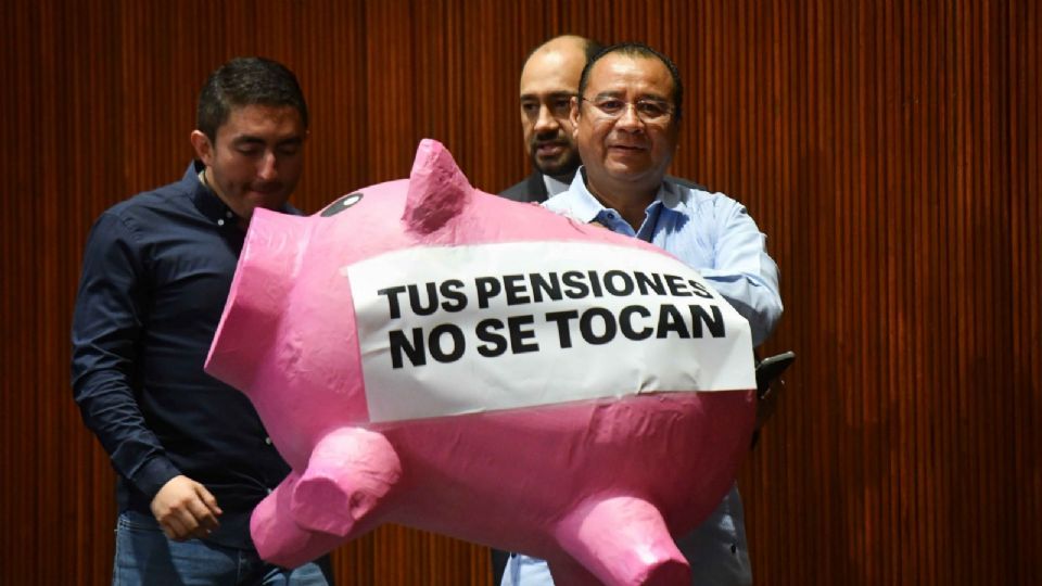 Persisten diferencias entre documentos de la reforma en pensiones, alerta PAN
