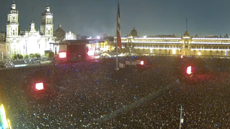 El Zócalo lleno para ver a Interpol.