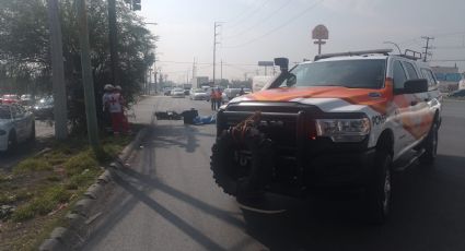 Muere motociclista sobre Lincoln en Monterrey