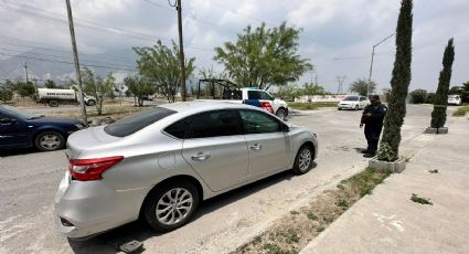 Policía de Escobedo asegura automóvil con arma de fuego en su interior