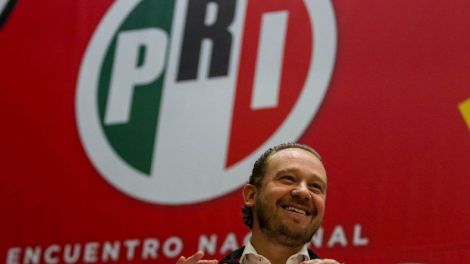 Santiago Taboada, candidato a la Jefatura de Gobierno por la Coalición Fuerza y Corazón por México, dio el banderazo de salida de las brigadas de activistas de promoción del voto del PRI.