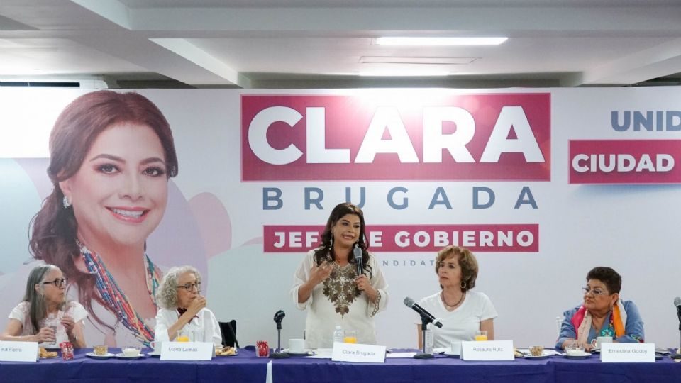 La candidata asistió a la asamblea ciudadana convocada en la colonia Lomas de Plateros en Álvaro Obregón.
