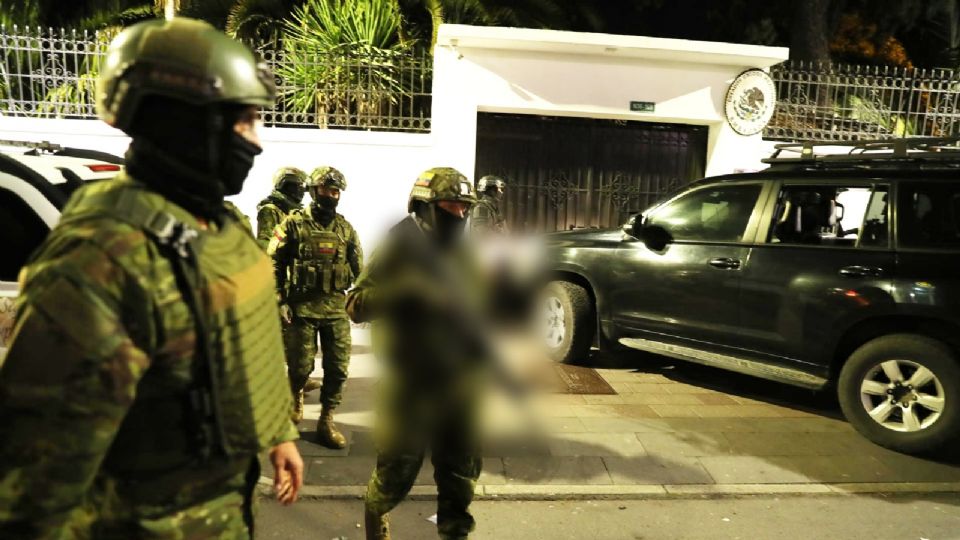 Viceministro de Gobierno de Ecuador justifica el asalto a la embajada de México en ese país.