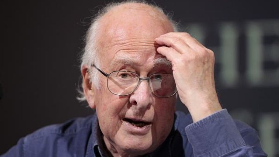 Peter Higgs, científico británico descubridor del bosón de Higgs, conocida como la 'partícula de Dios' falleció a los 94 años.