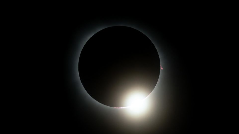 ¿Te mareaste durante el Eclipse Solar 2024? Este es su significado en la espiritualidad.