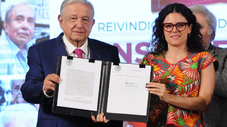 El presidente López Obrador firmó el decreto de creación del Fondo de Pensiones del Bienestar.