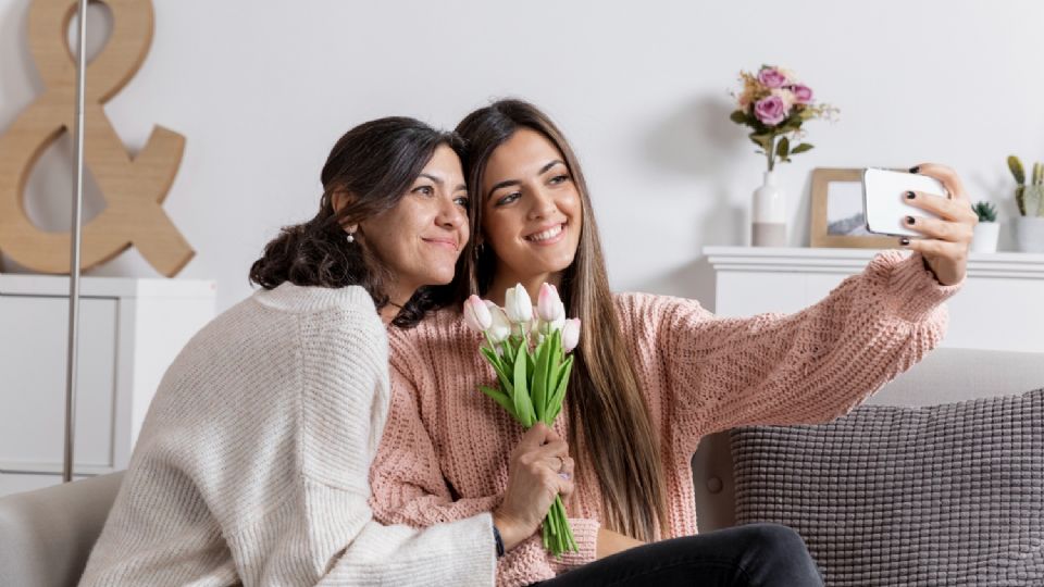 La iglesia católica felicitó a las mamás en su día.