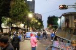 Normalistas vencen parte de vallas metálicas en protesta cerca de la Segob | VIDEO