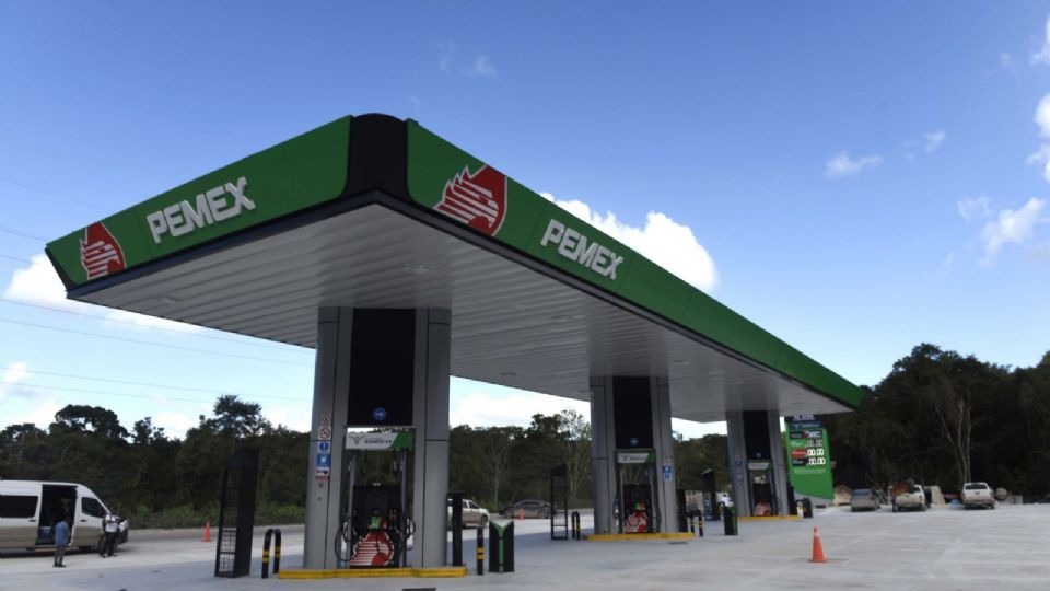 Gasolinera Pemex.